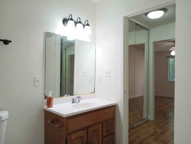 Building Photo - 33662 Whispering Palms Trail