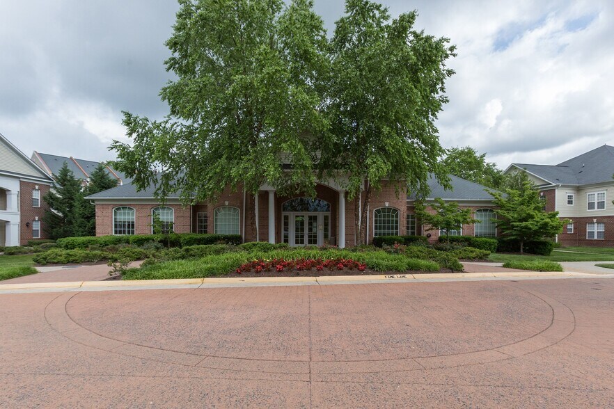 Building Photo - 42421 Rockrose Sq