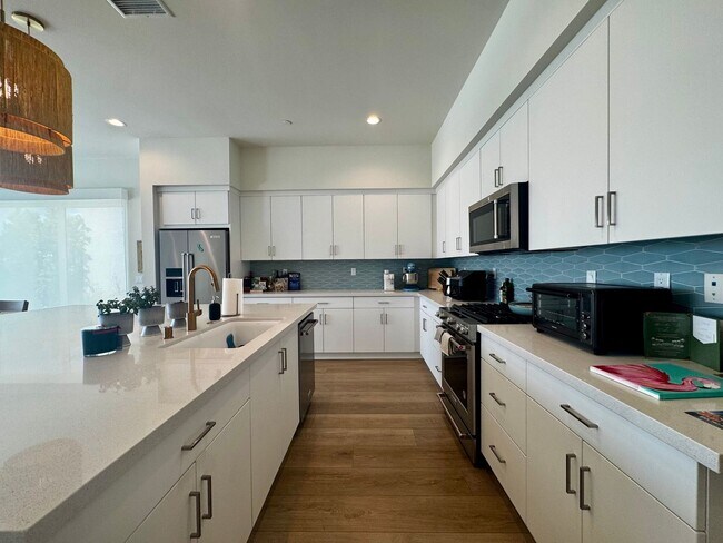 Building Photo - COMING SOON! STUNNING 3 Bedroom/2.5 bathroom in the highly desired Miralon Community!