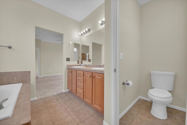 Building Photo - Modern 2-Bed, 3-Bath Home in The Village a...