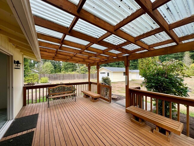 Building Photo - Spacious Home with Outbuildings on 2.3 Acres
