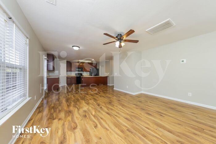 Building Photo - 828 Peachtree Meadows Cir