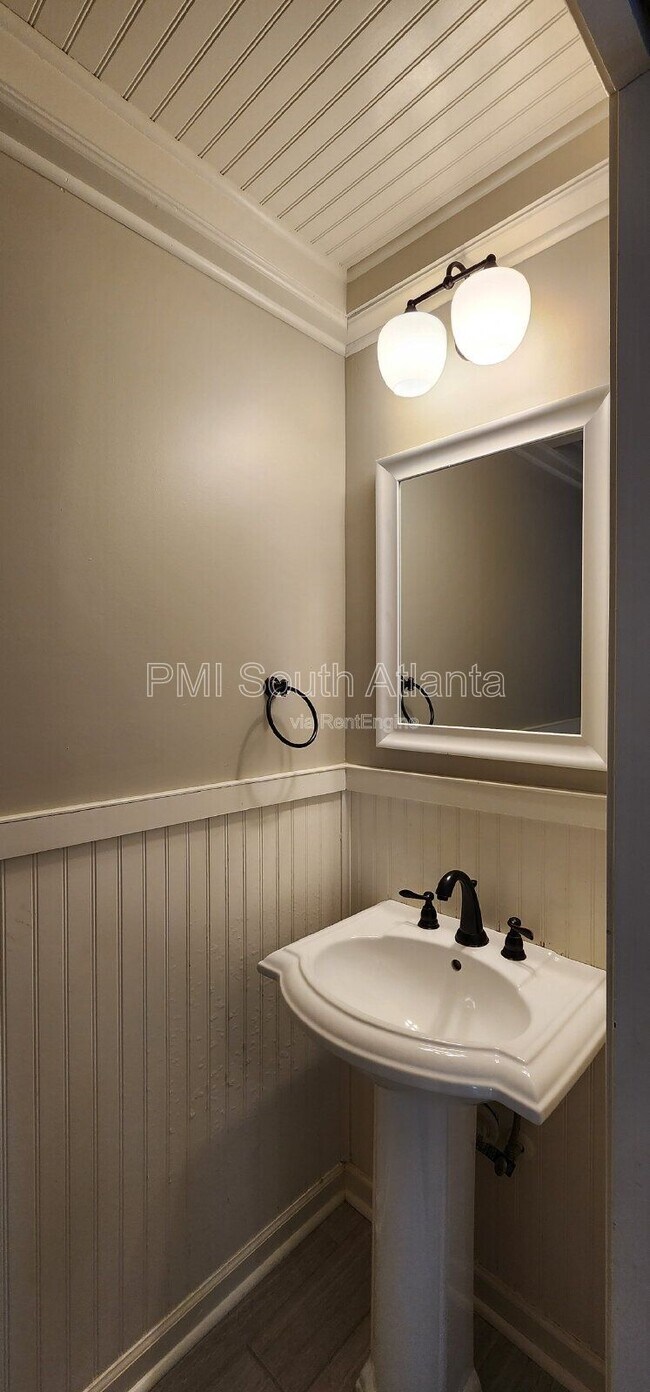 Building Photo - 40 Pheasant Dr SE