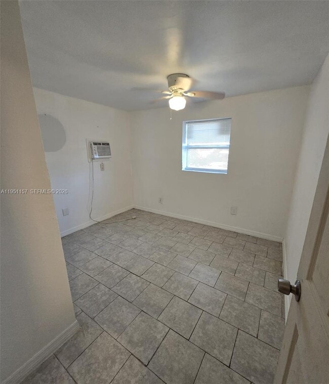 Building Photo - 1189 N Tamiami Trl