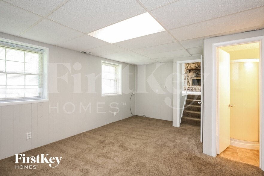 Building Photo - 3050 Acoma Dr