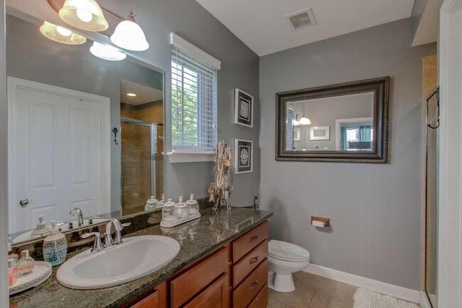 Building Photo - 2310 Elliott Ave