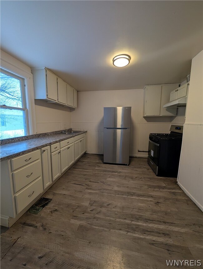 Building Photo - 67 Barton St