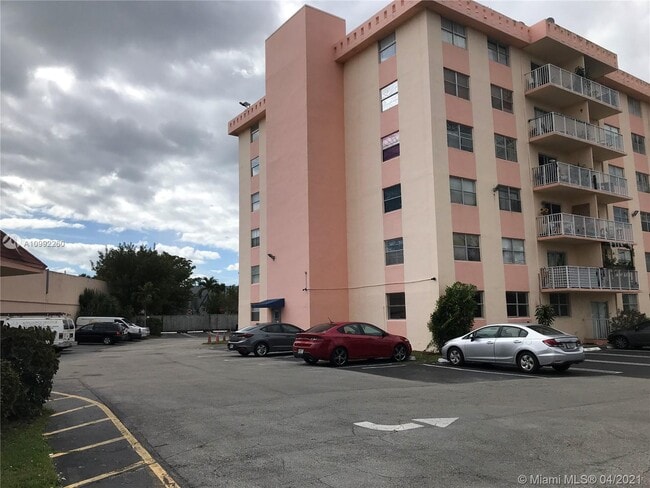 Building Photo - 16465 NE 22nd Ave