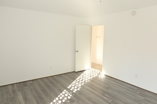 Building Photo - 13134 Worthington St