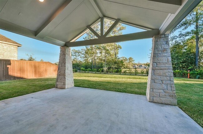 Building Photo - 16526 Whiteoak Canyon Dr