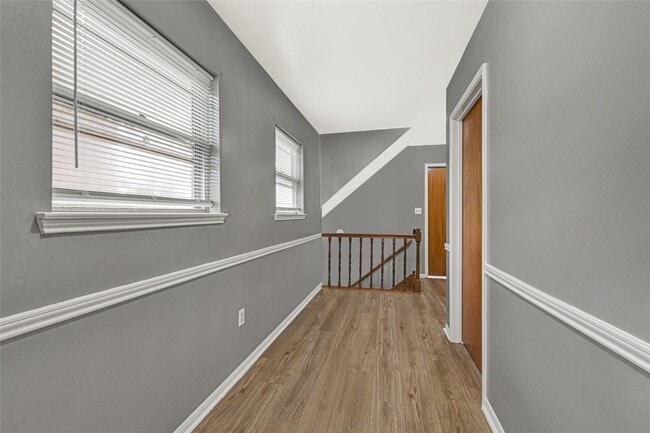 Building Photo - 225 St Cloud Dr