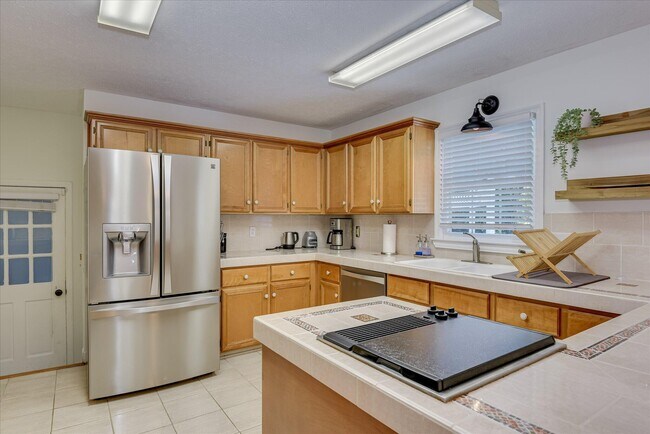 Building Photo - 869 Hickory Ridge Rd