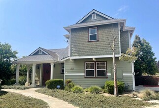 Building Photo - Pet friendly House Santa Maria