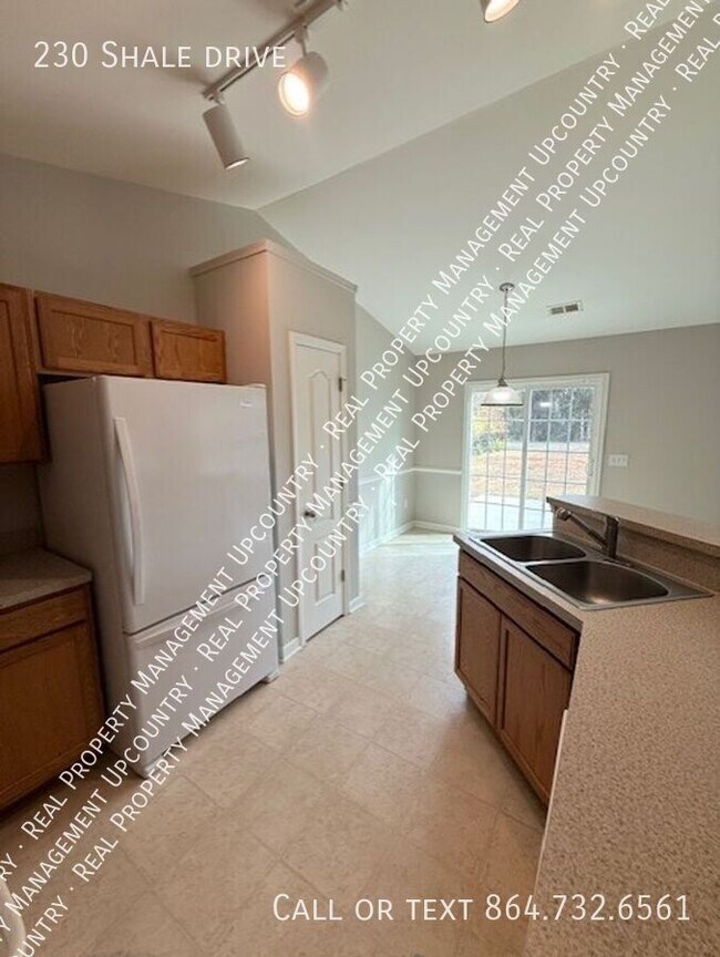 Building Photo - 230 Shale Dr