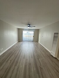 Building Photo - 9905 S Broadway