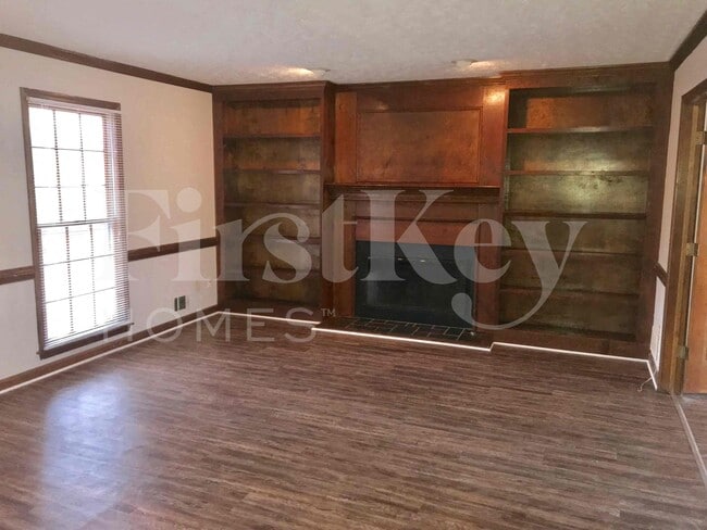 Building Photo - 1433 St Dunstans Rd