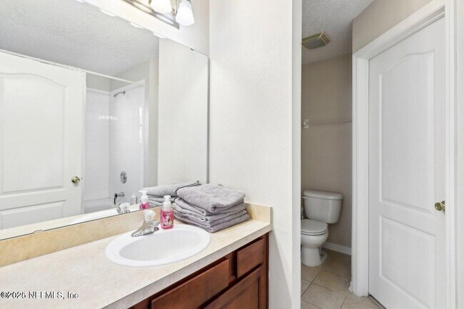 Building Photo - 604 Briar Way Ln