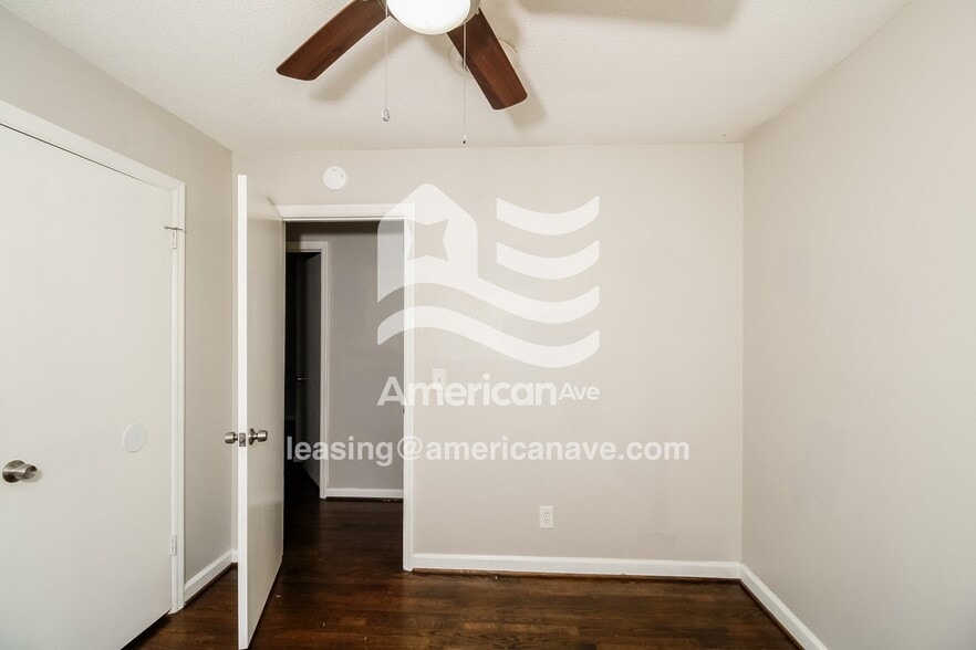 Building Photo - 421 Hickory Ridge Dr