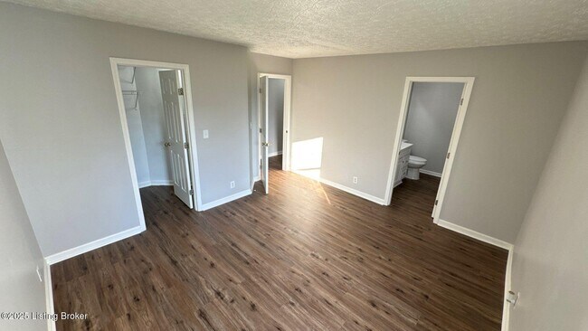 Building Photo - 3905 Handley Ave