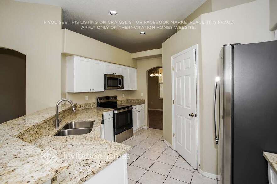 Building Photo - 6138 36th Ln E
