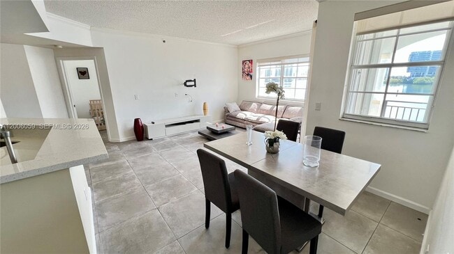 Building Photo - 3255 NE 184th St