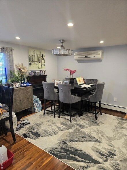 Building Photo - 18 Julian Pl