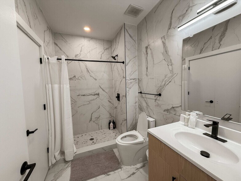 Building Photo - 1247 N 2nd St