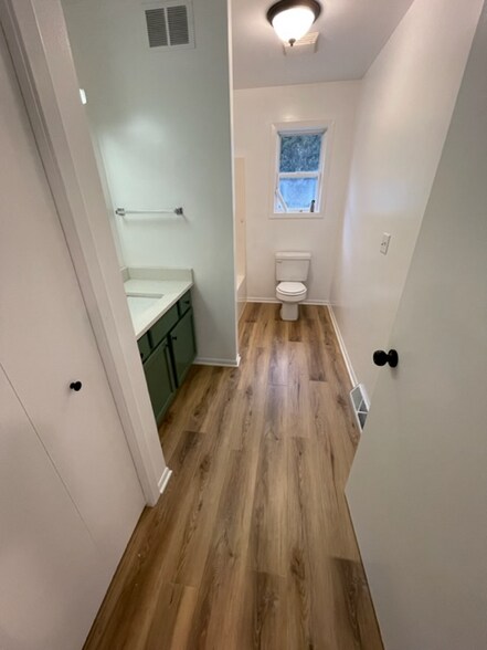 Building Photo - 2410 S 18th St