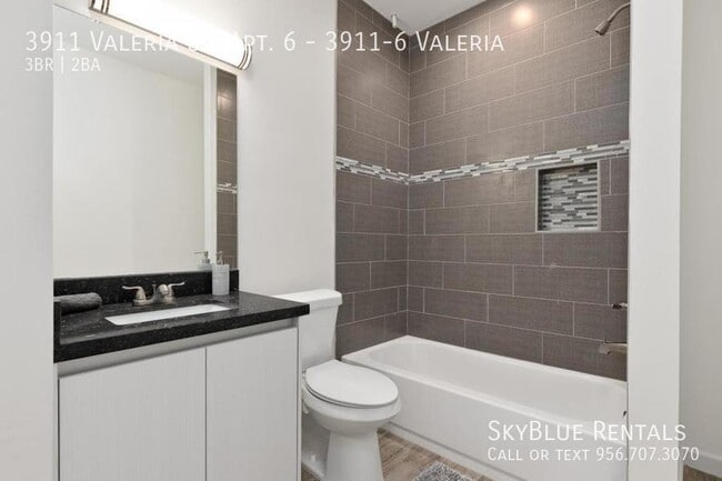 Building Photo - 3911 Valeria St