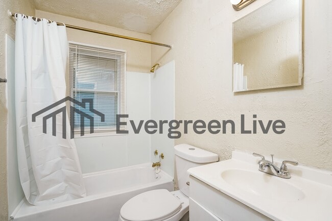 Building Photo - 4636 N 72nd St