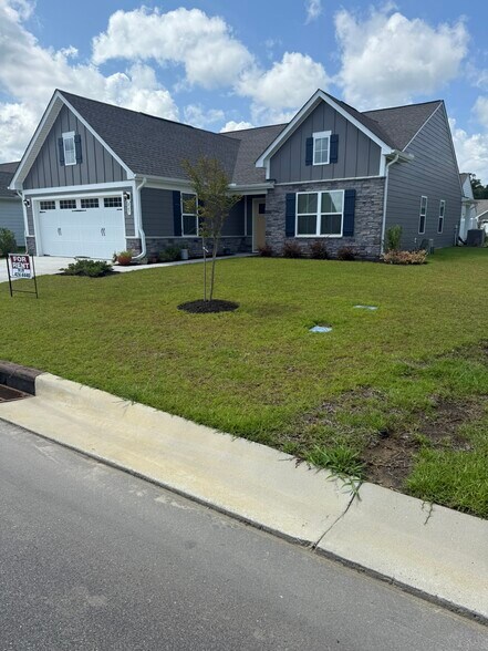 Primary Photo - 867 Ashlar Cir