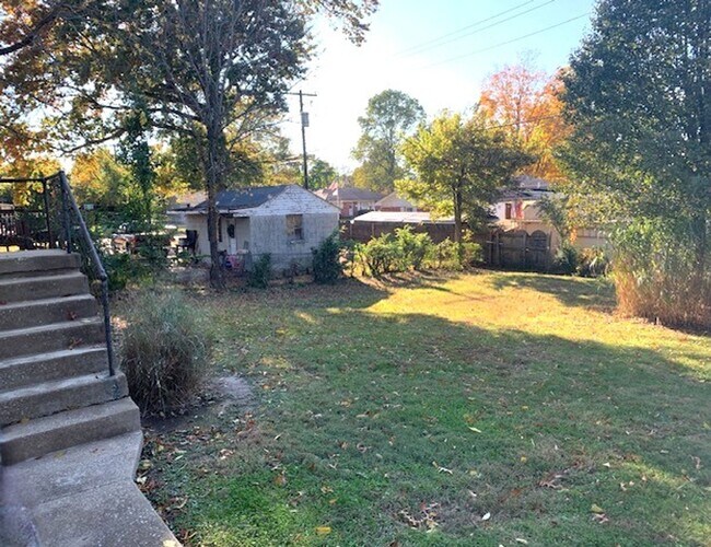 Building Photo - Cape Cod on Clay Mills Road!   251104