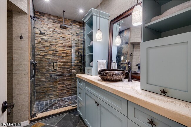 Building Photo - 8420 Excalibur Cir