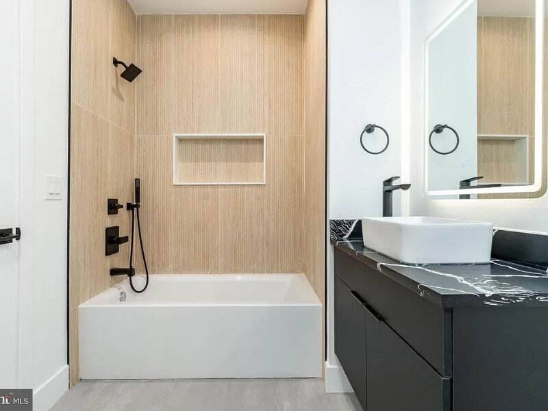 Building Photo - 1649 N 6th St