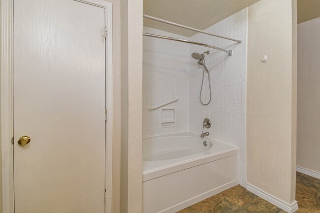 Building Photo - 19807 Mallard Point Ct