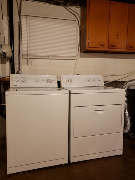 Washer/Dryer - 2055 Depew St