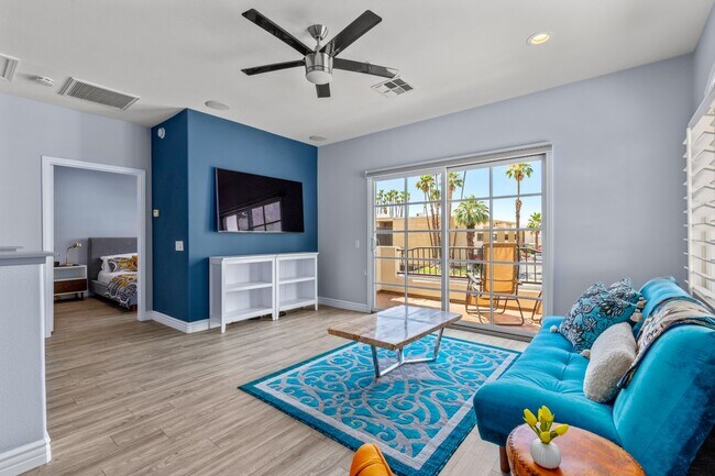 Building Photo - 546 N Indian Canyon Dr