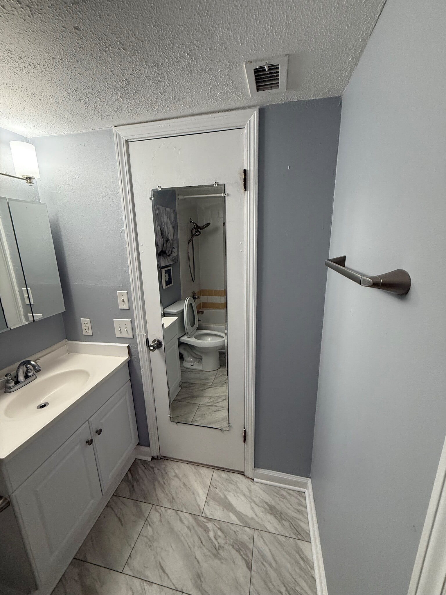 Building Photo - 3320 N Arnoult Rd