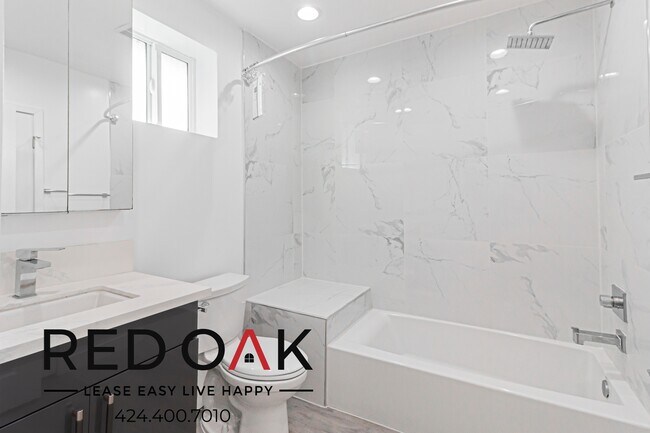 Building Photo - 608 W Hillcrest Blvd