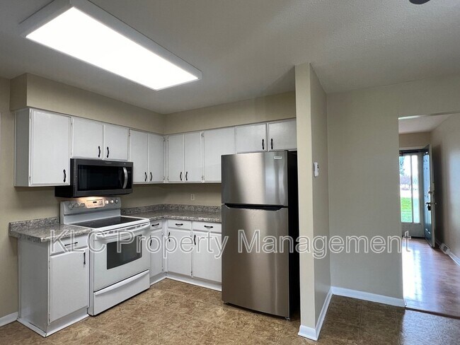 Building Photo - 1222 SW Ordnance Road