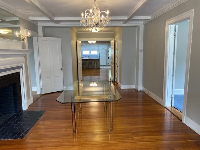 Building Photo - 60 Washington St