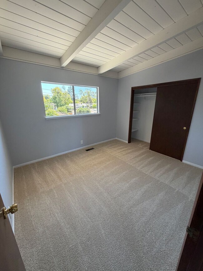 Building Photo - 3630 Lupine Ave