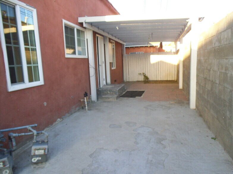 Building Photo - 13152 Westlake St