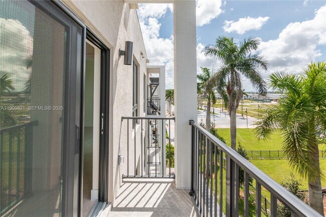 Building Photo - 4640 NW 84th Ave