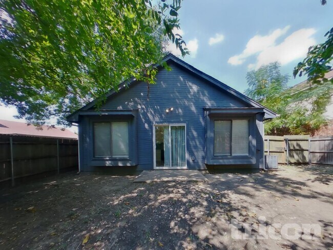 Building Photo - 806 Gable Ave