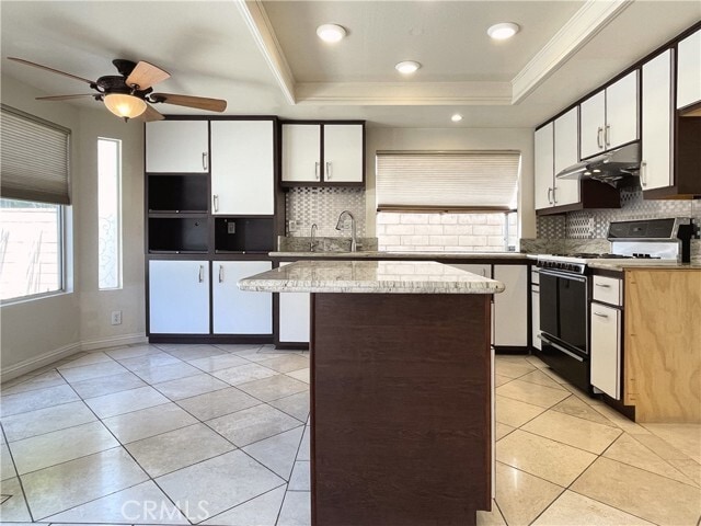 Building Photo - 2126 Sun Ridge Dr