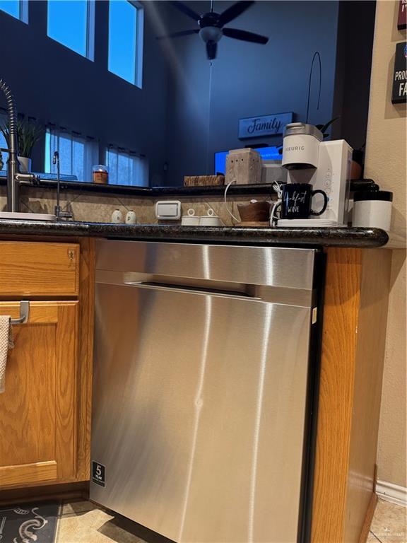 Building Photo - 40 San Angelo St