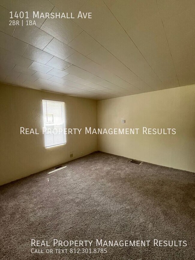Building Photo - 2 Bedroom, 1 Bath House East Side