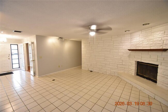 Building Photo - 2562 Redwood Way