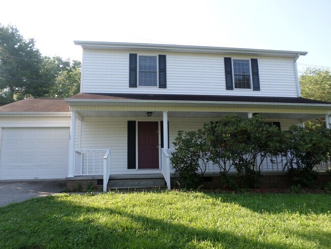 Primary Photo - 3 Bedroom 2.5 Bath House with 1 Car Garage